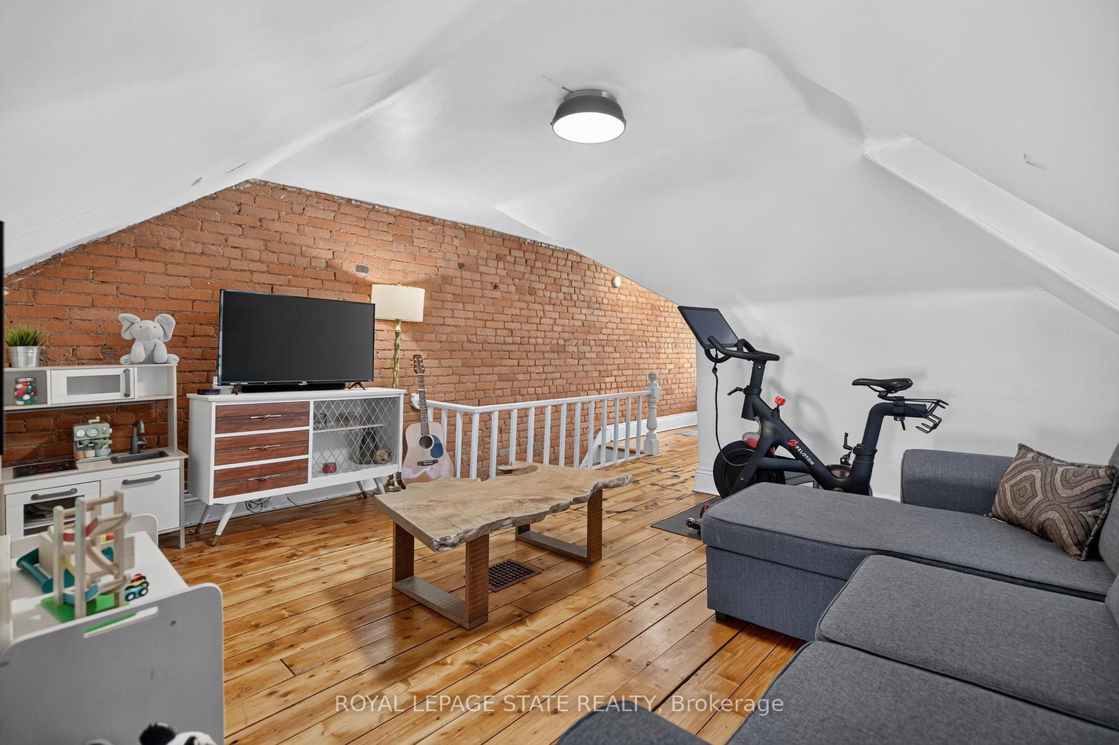 135 S Catharine Street • Hamilton, ON photo 31