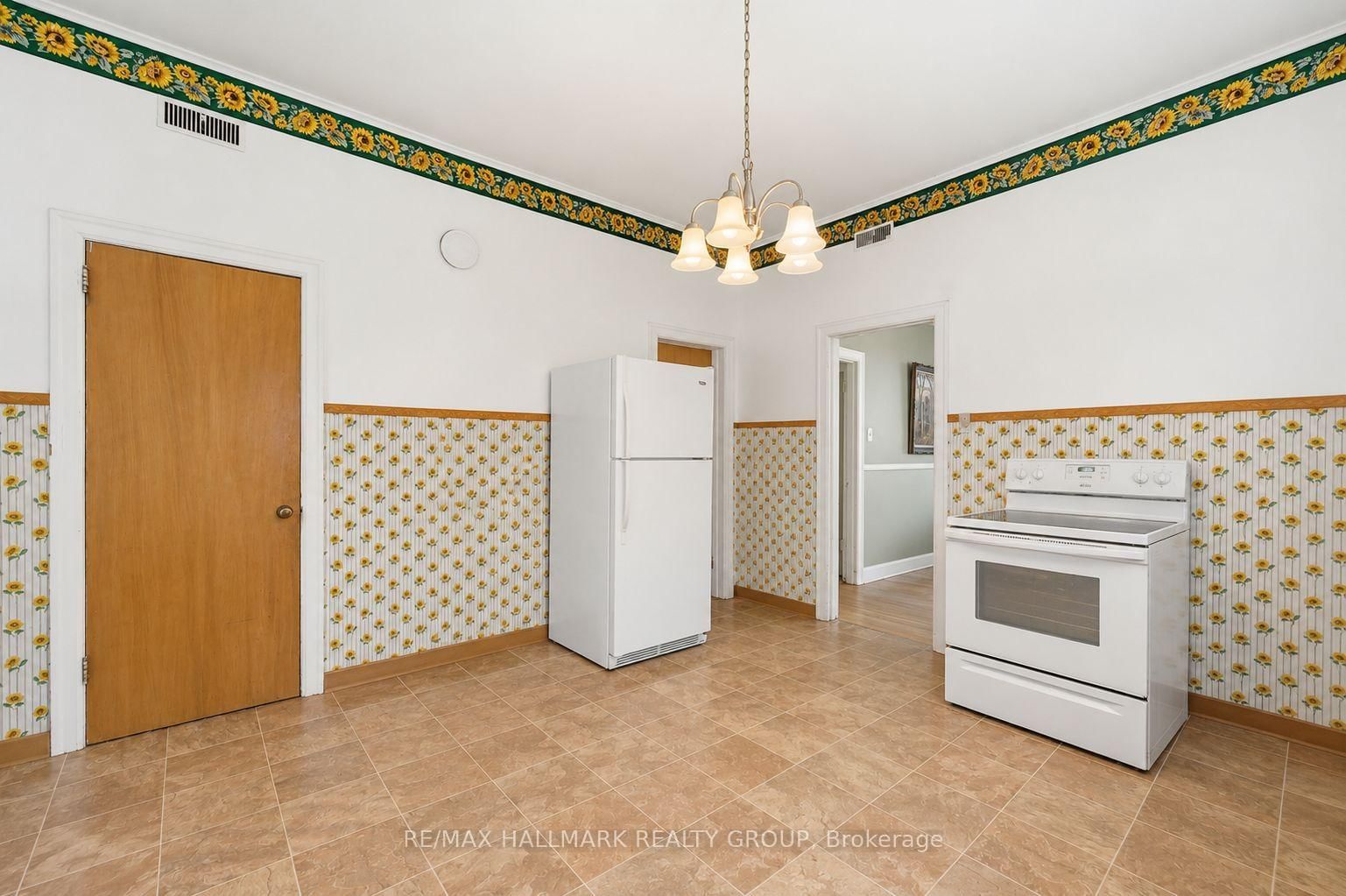 70 Queen Mary Street • Ottawa, ON photo 13
