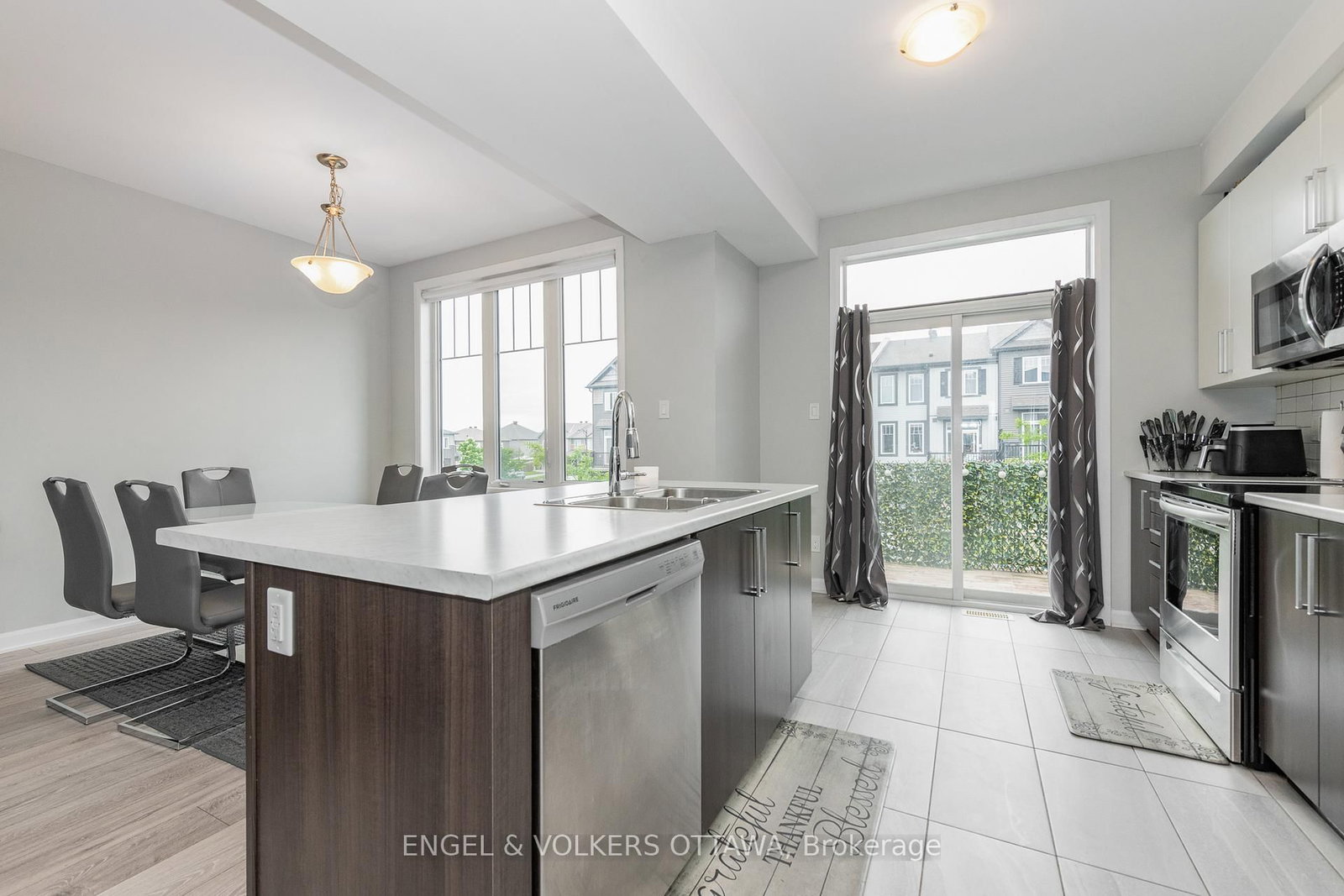 517 Galmoy Way • Ottawa, ON photo 17