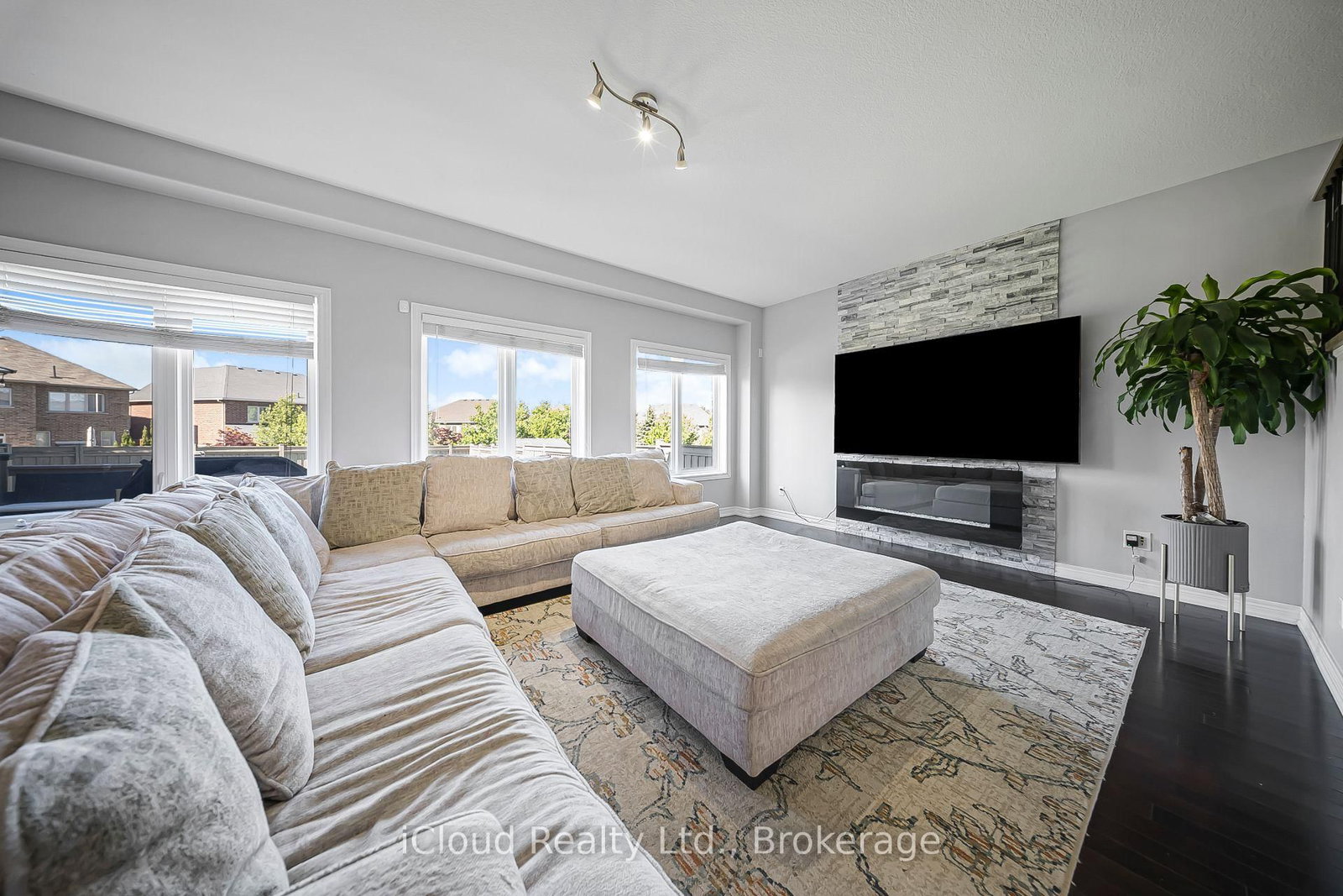 795 Robert Ferrie Drive • Kitchener, ON photo 18