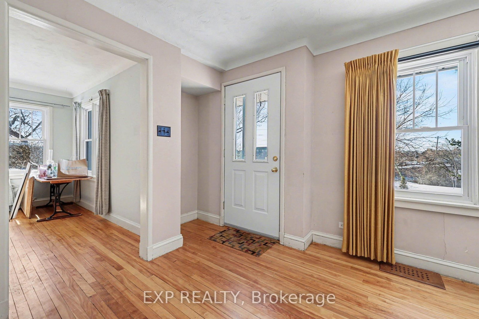 2511 Junction Avenue • Ottawa, ON photo 2