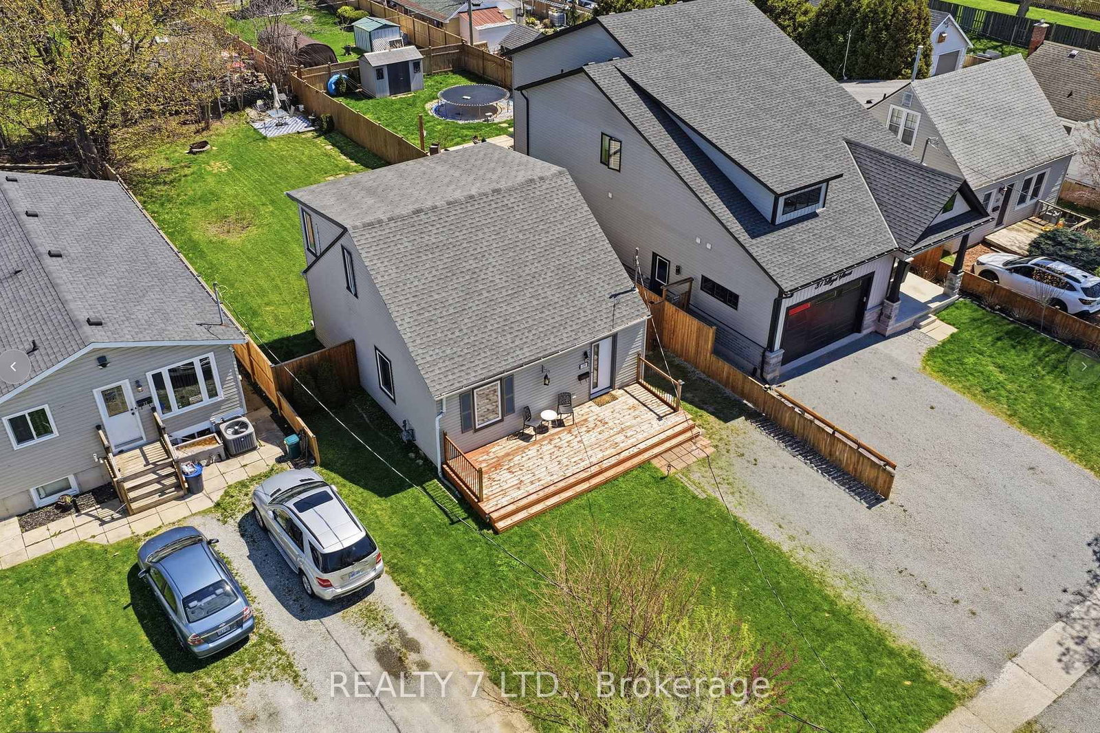Detached House for sale at 29 LLOYD Street, St. Catharines, Ontario, L2S 2P1 - Western Hill - MLS: X13491662