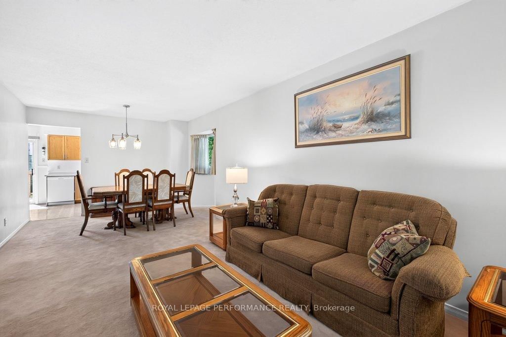 38 Burlington Crescent • Ottawa, ON photo 8