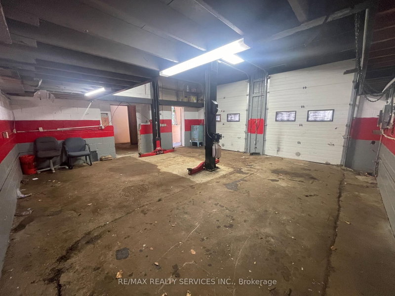 46 Kitchener Ave photo 5