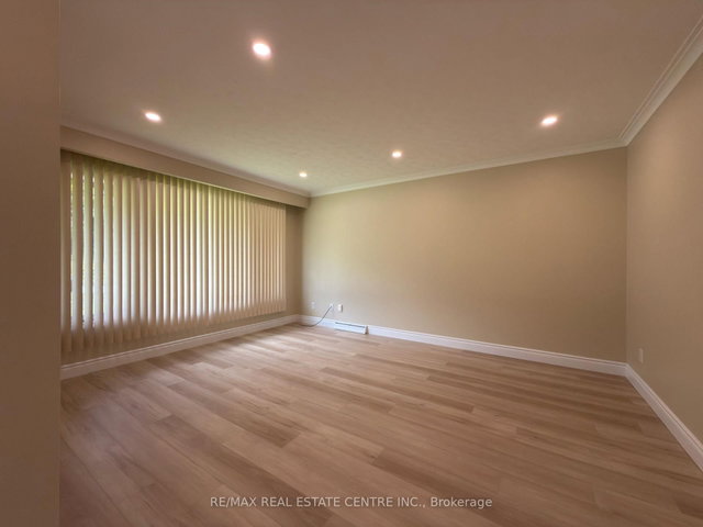 UPPER - 53 Guelph Street
