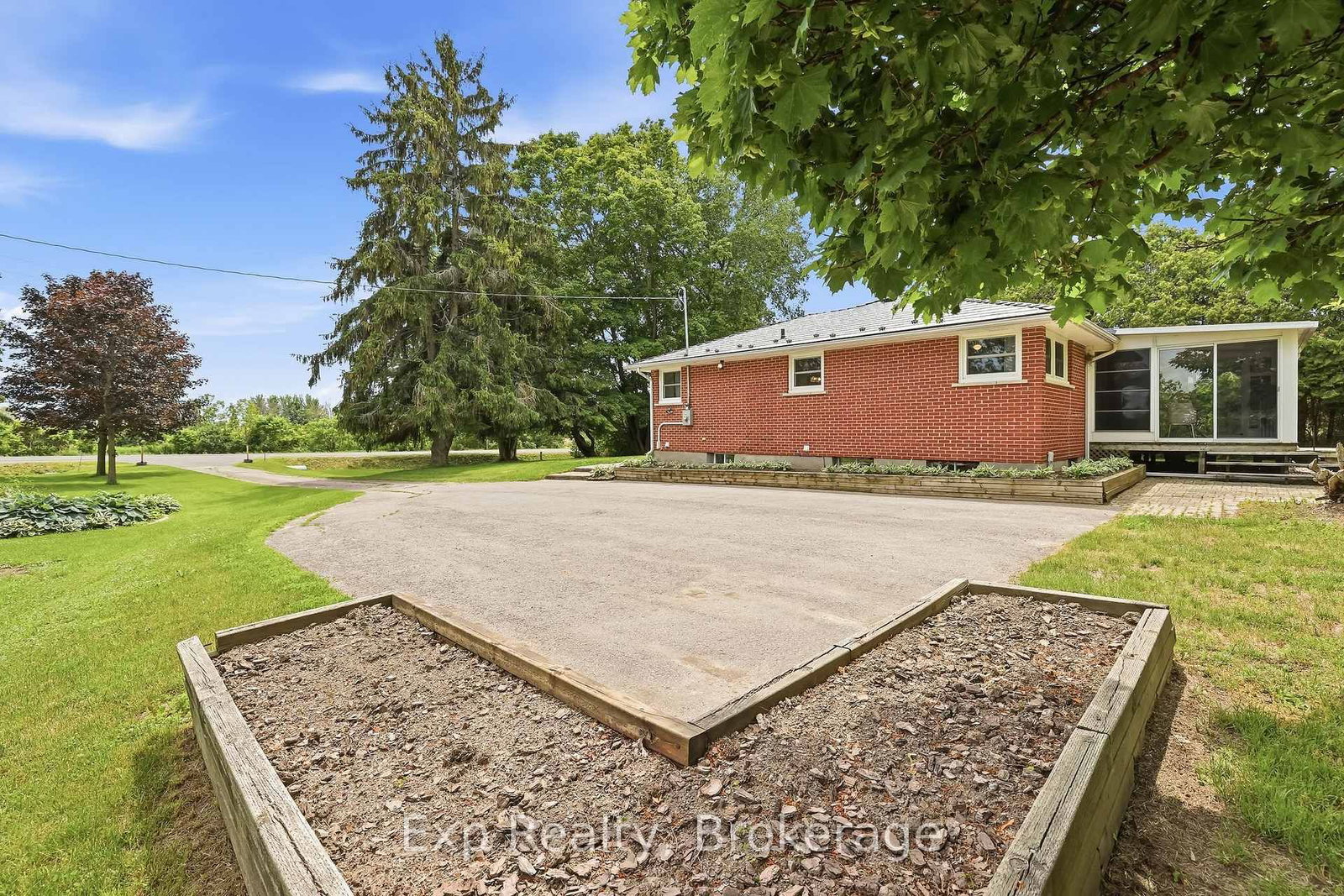 9798 County Rd 2 • Hamilton Township, ON photo 39