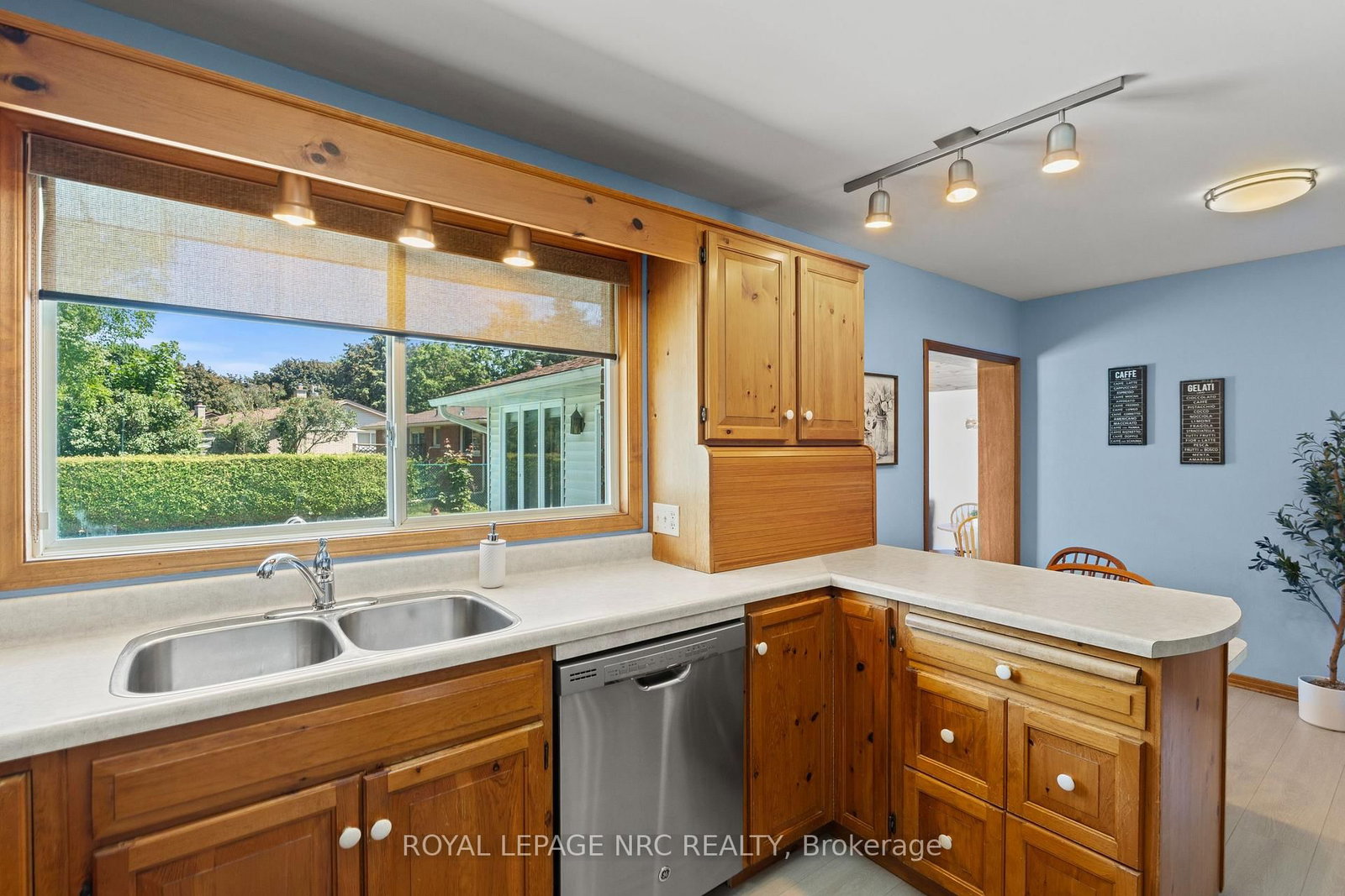 116 Windward Street • St. Catharines, ON photo 13