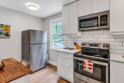 56 Winston Crescent • Guelph, ON photo 9