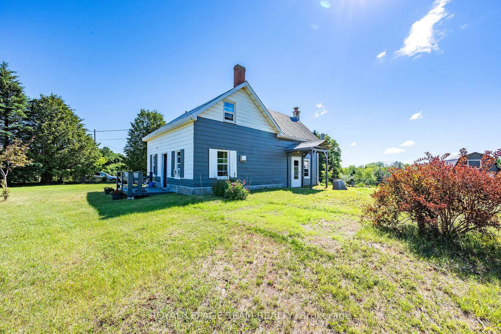 828 Cemetery Road • Lanark, ON photo 2