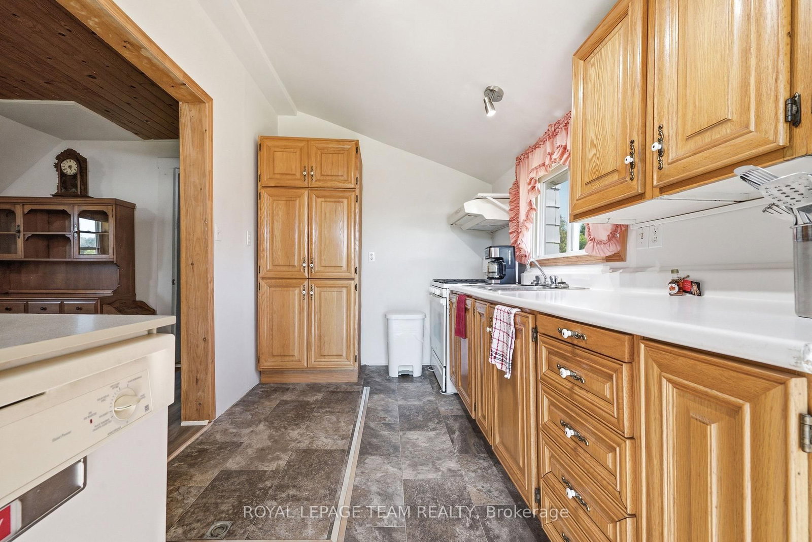 828 Cemetery Road • Lanark, ON photo 20