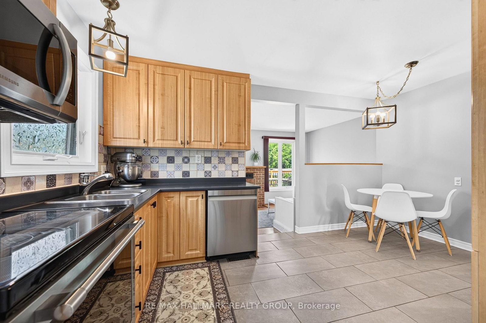 6417 St Louis Drive • Ottawa, ON photo 13