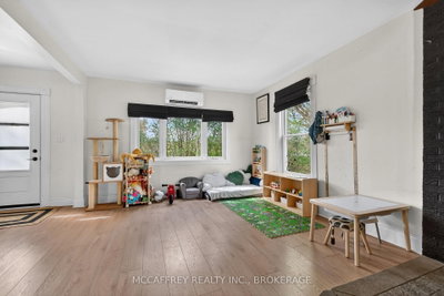 476 Hoards Road — more photos