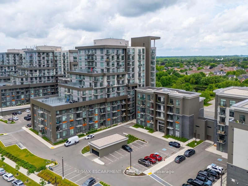 home for lease on 314-470 Dundas Street E