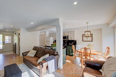 144 N Kincardine Street • West Grey, ON photo 8