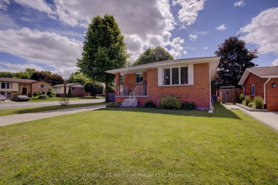 202 15th Avenue • Hanover, ON photo 2