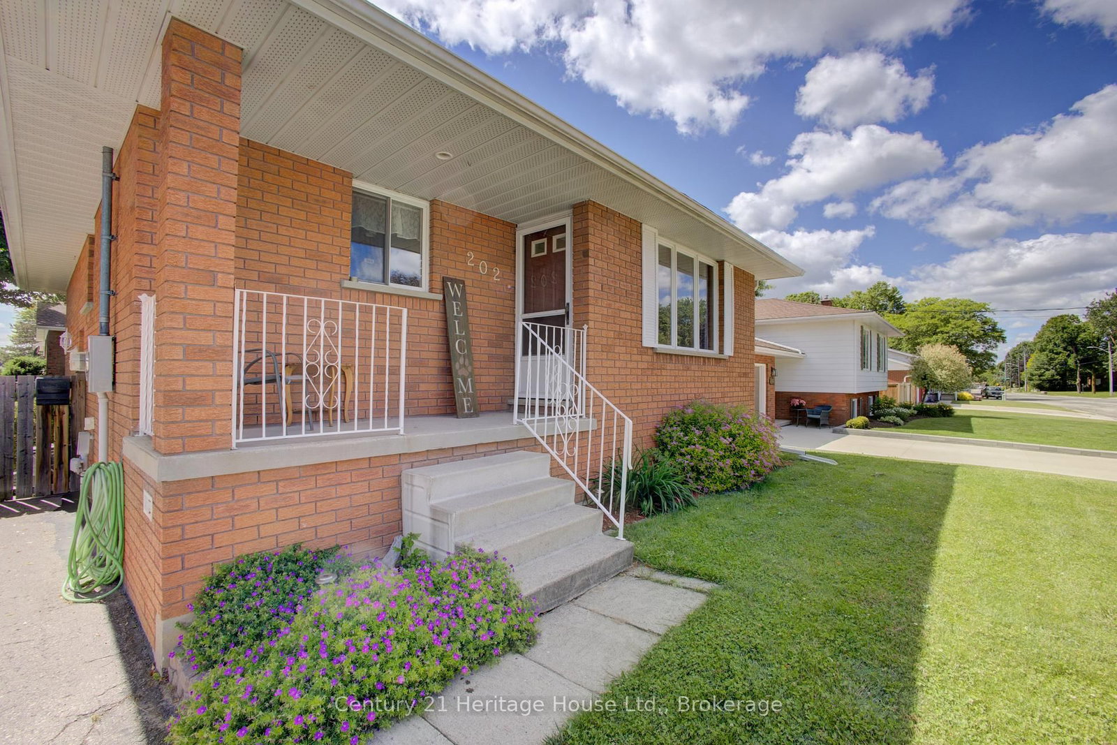 202 15th Avenue • Hanover, ON photo 4