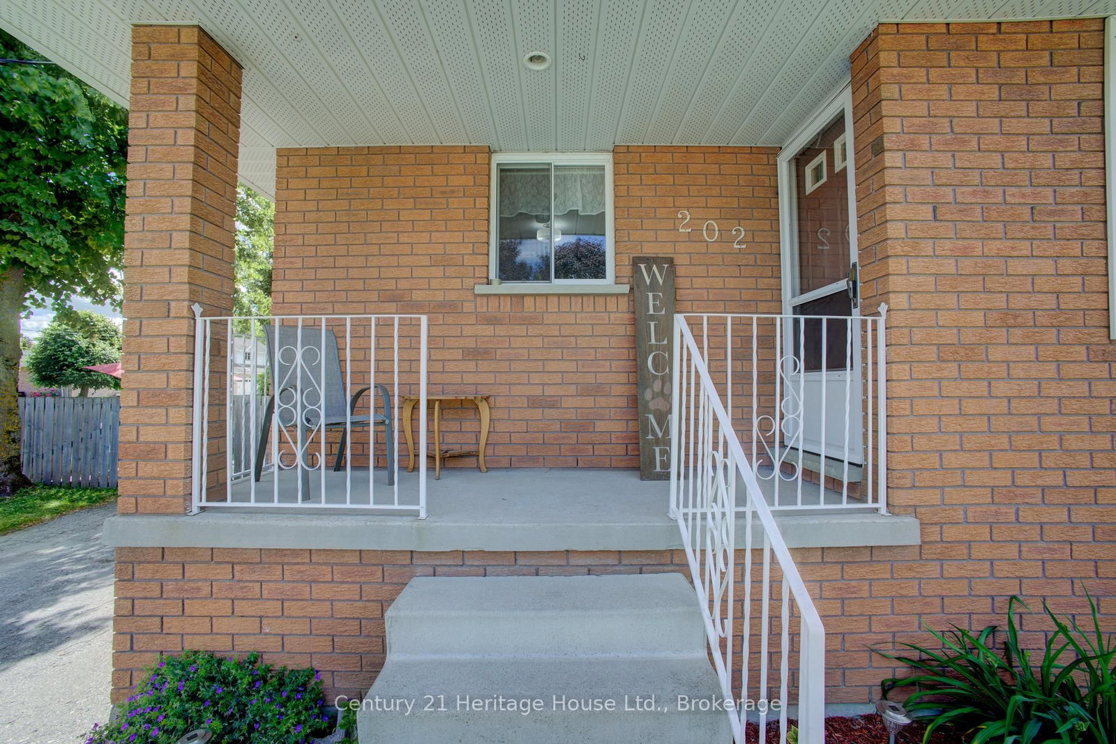 202 15th Avenue • Hanover, ON photo 5