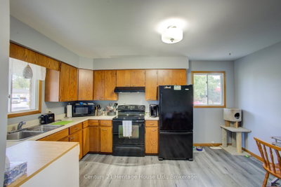 202 15th Avenue • Hanover, ON photo 9