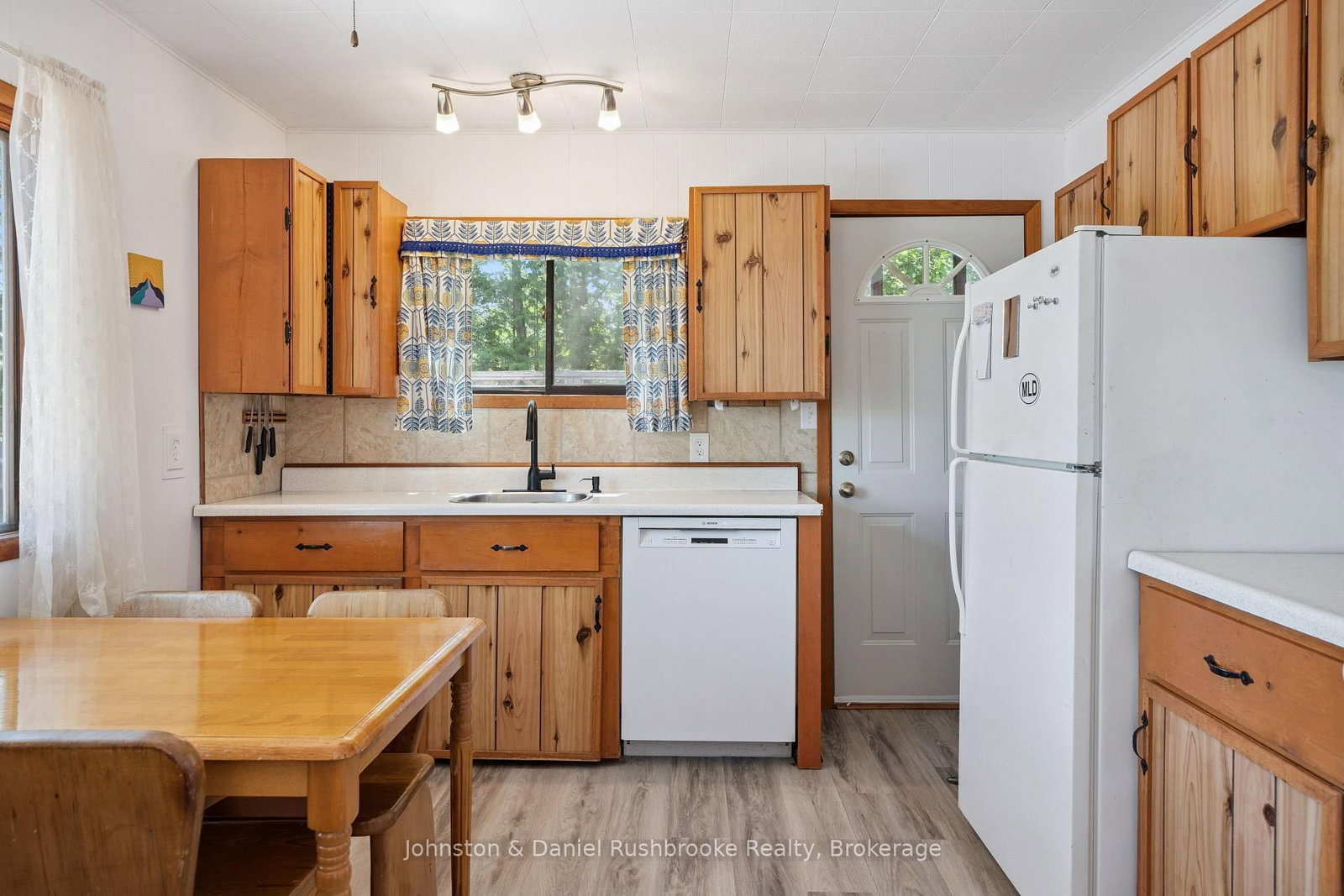 1277 & 1279 Woodland Drive • Gravenhurst, ON photo 11
