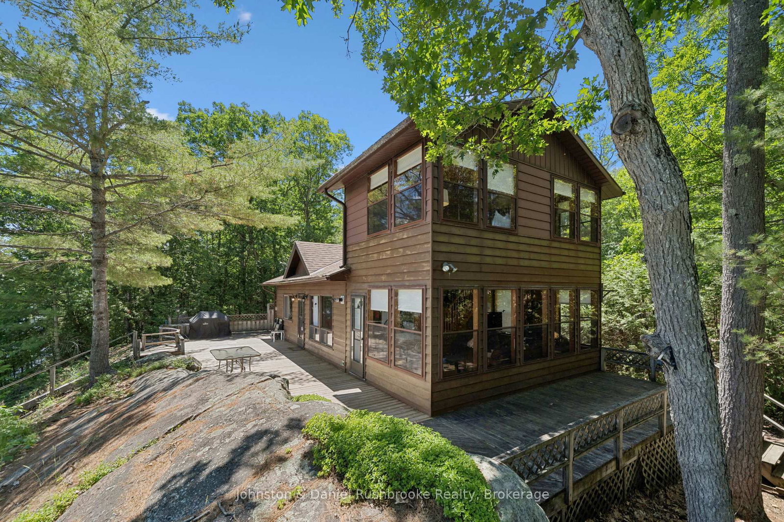 1277 & 1279 Woodland Drive • Gravenhurst, ON photo 3