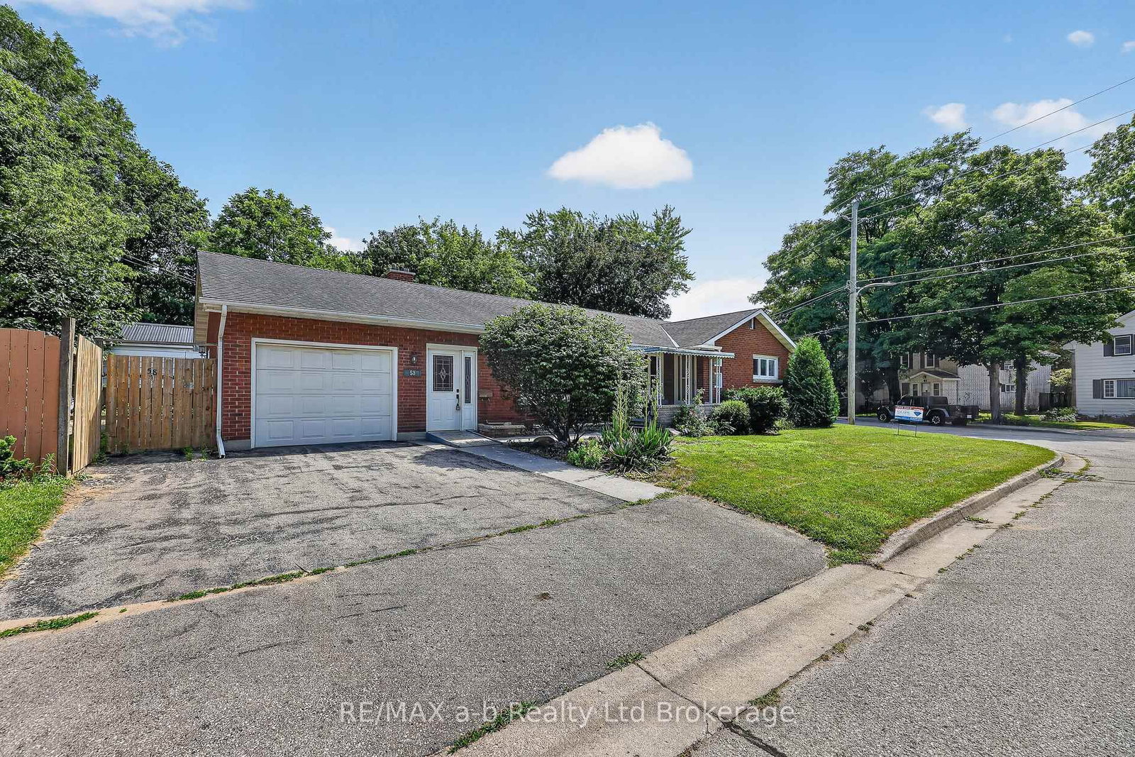 58 Victoria Street • Tillsonburg, ON photo 34