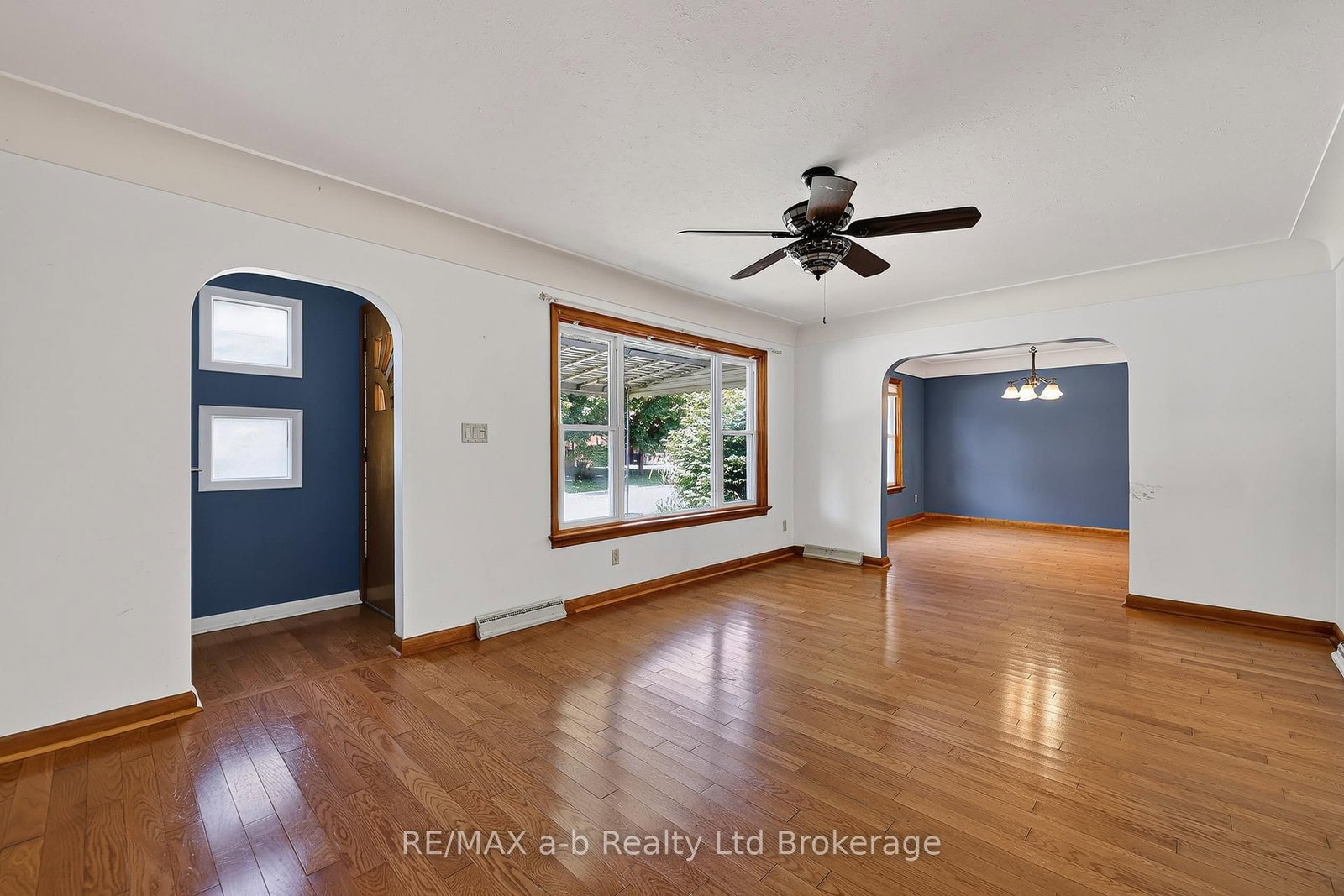 58 Victoria Street • Tillsonburg, ON photo 8