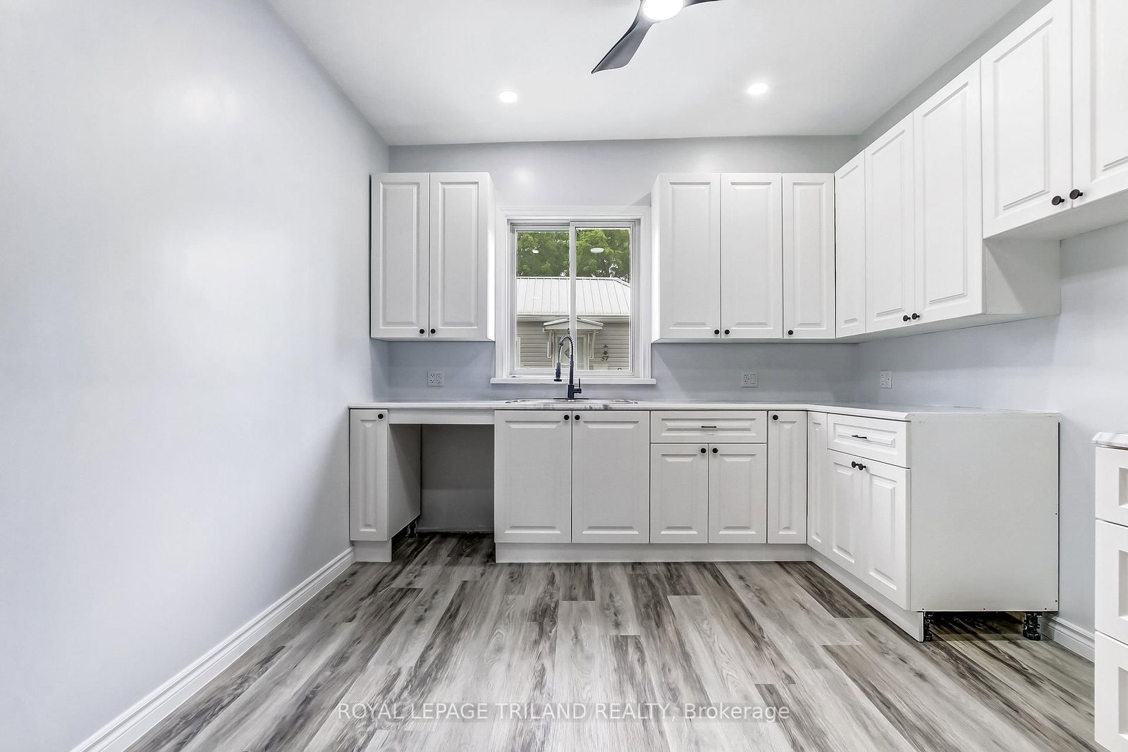 56 Mondamin Street • St. Thomas, ON photo 9