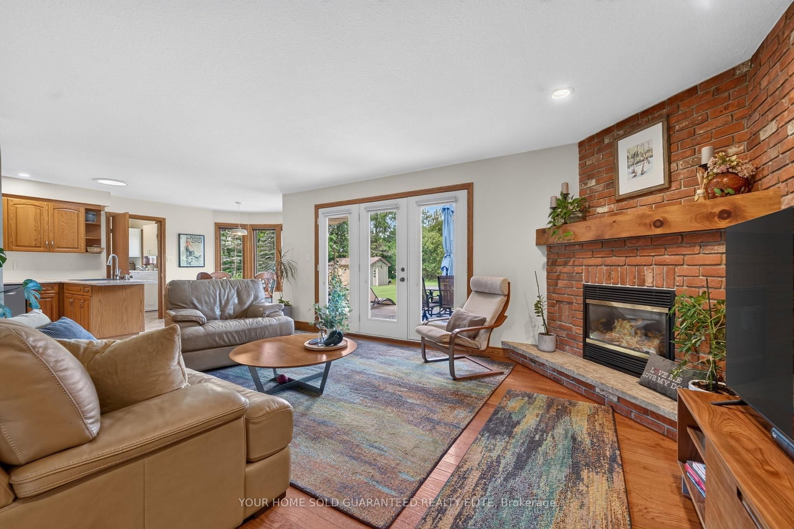 Listing Image 4