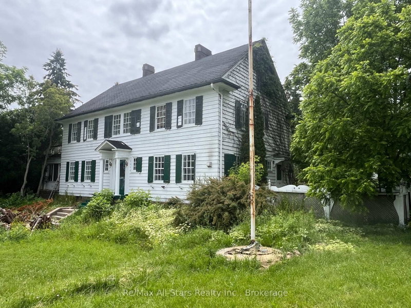 173 Lindsay Street S