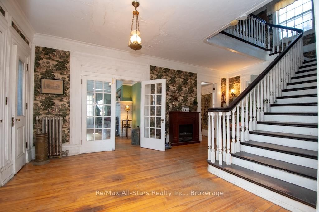 173 Lindsay Street S • Kawartha Lakes, ON photo 4