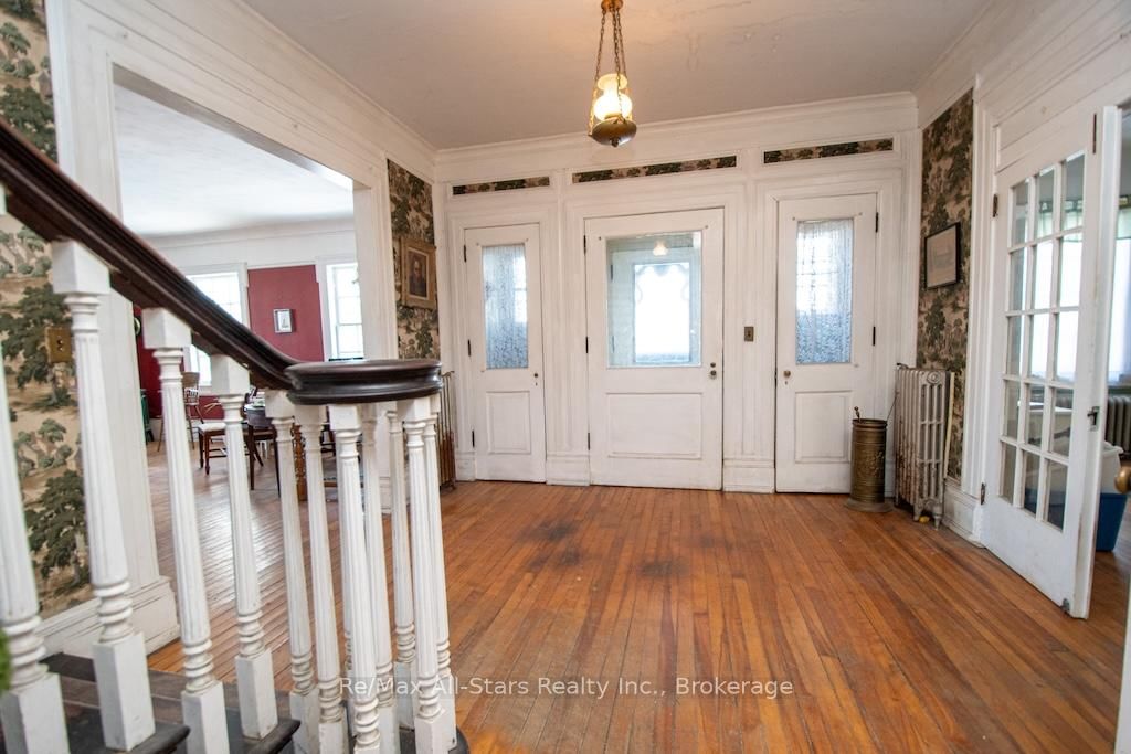 173 Lindsay Street S • Kawartha Lakes, ON photo 5