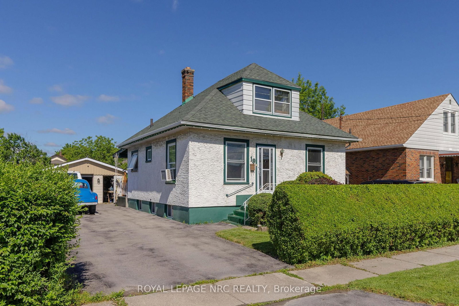 19 Cunningham Street • Thorold, ON photo 1