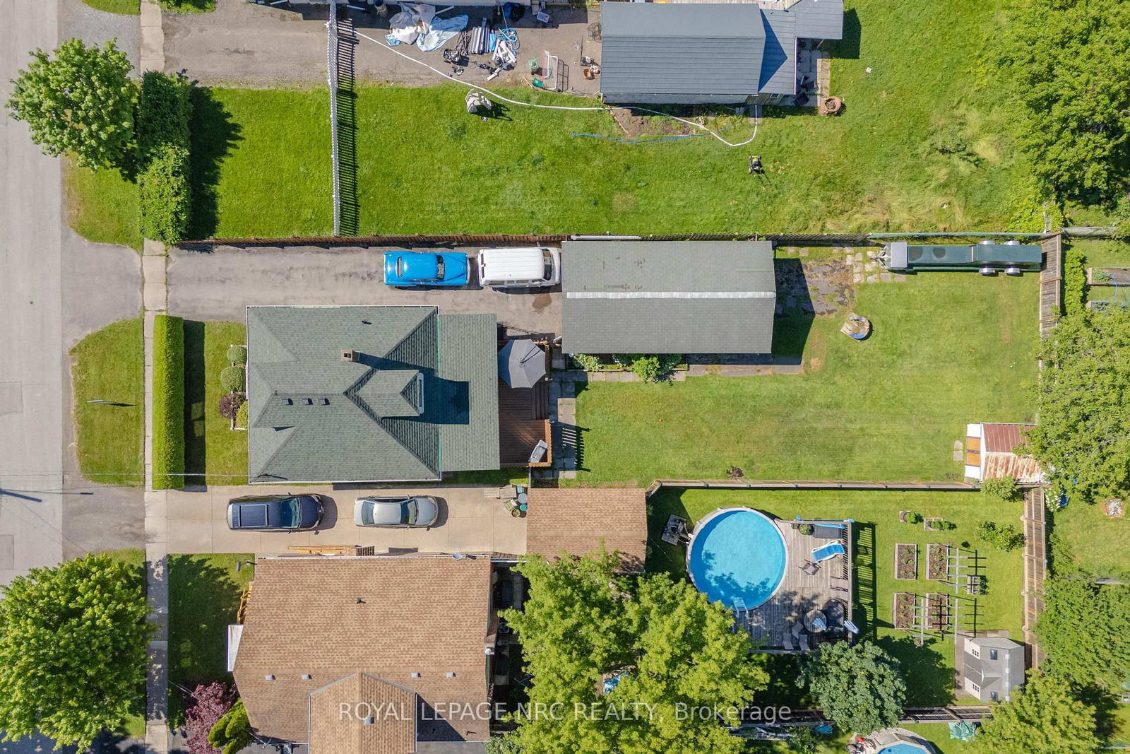 19 Cunningham Street • Thorold, ON photo 6