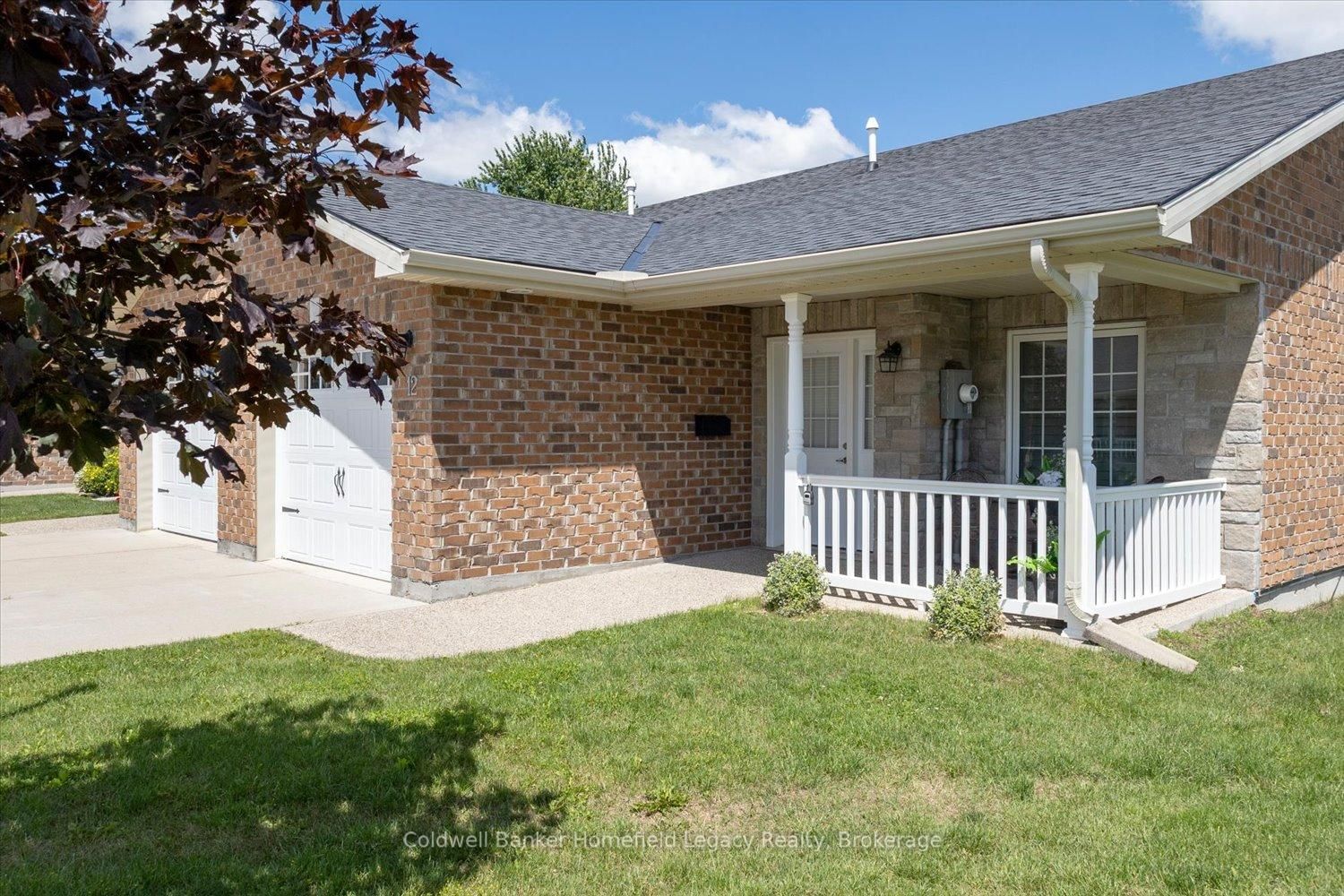 12 Devon Drive, South Huron — photo 2