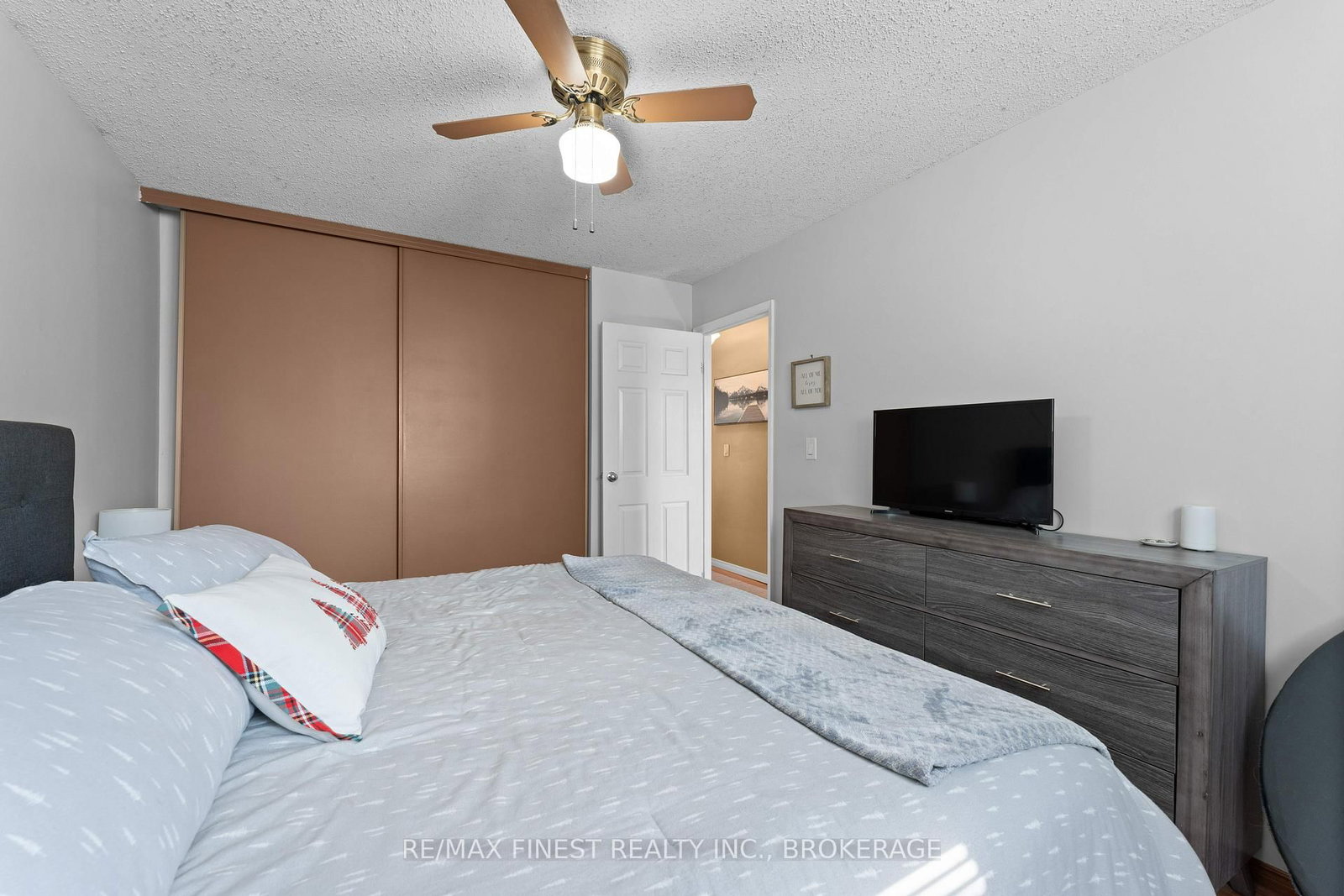 102 Grenadier Drive • Kingston, ON photo 18