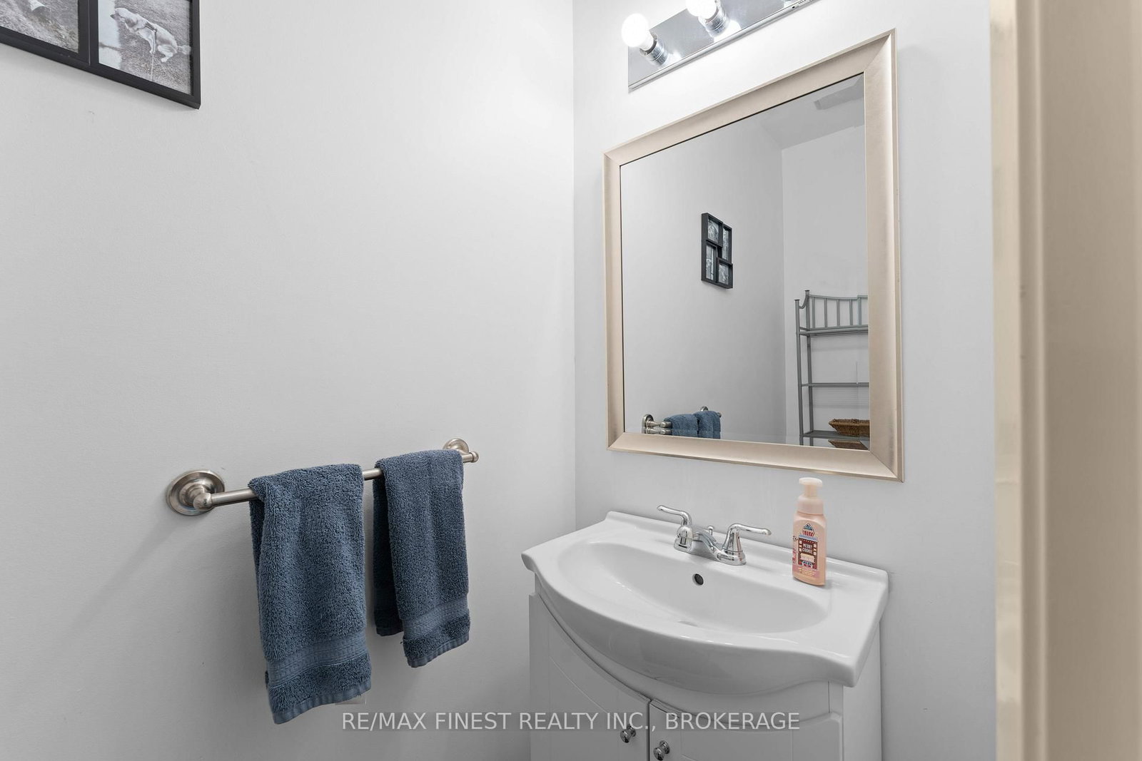 102 Grenadier Drive • Kingston, ON photo 25