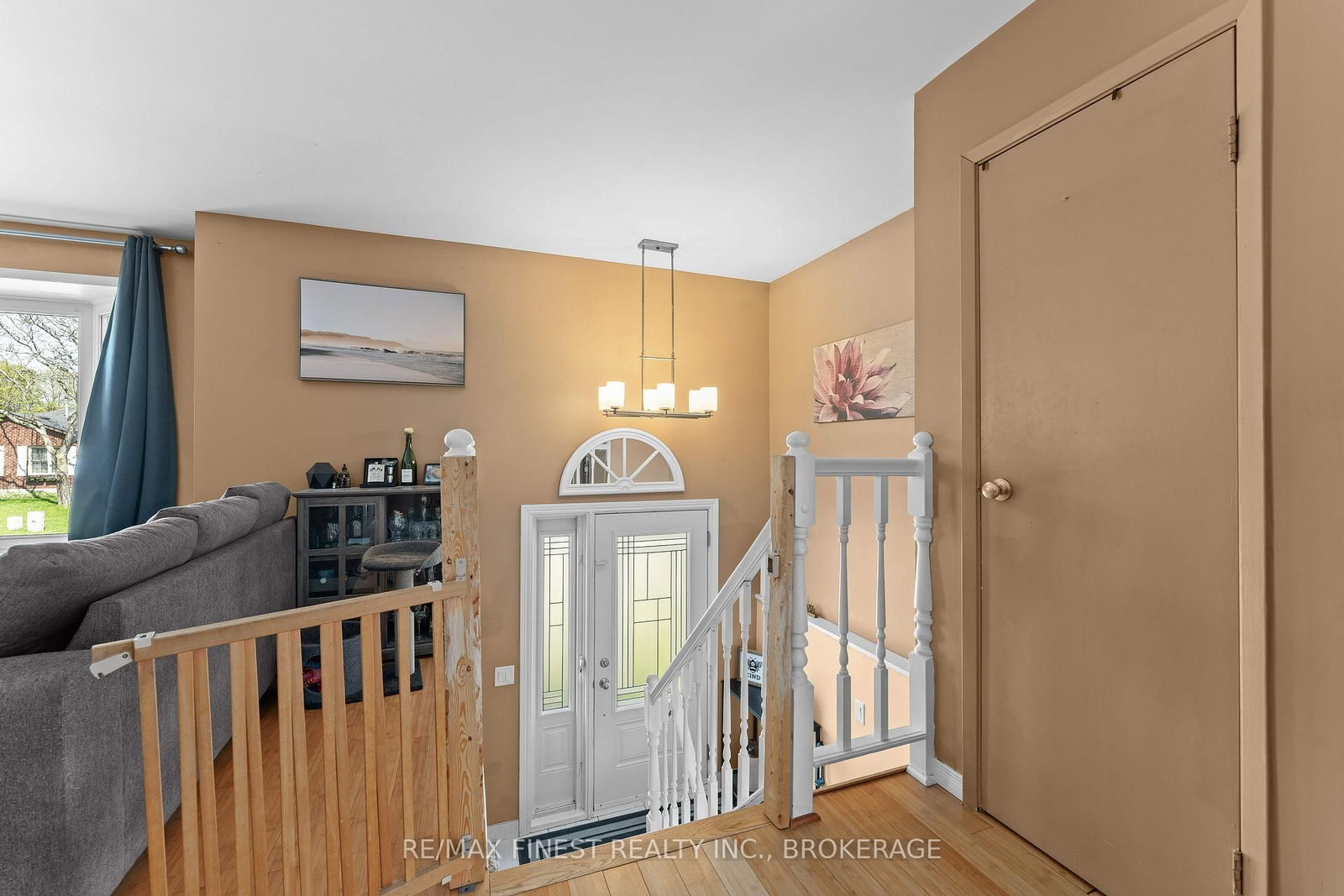 102 Grenadier Drive • Kingston, ON photo 4
