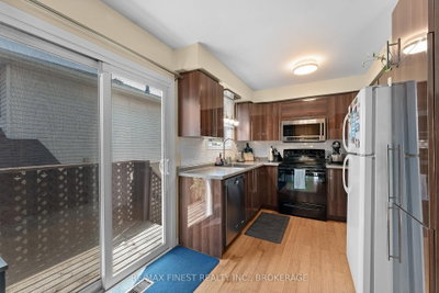 102 Grenadier Drive • Kingston, ON photo 9