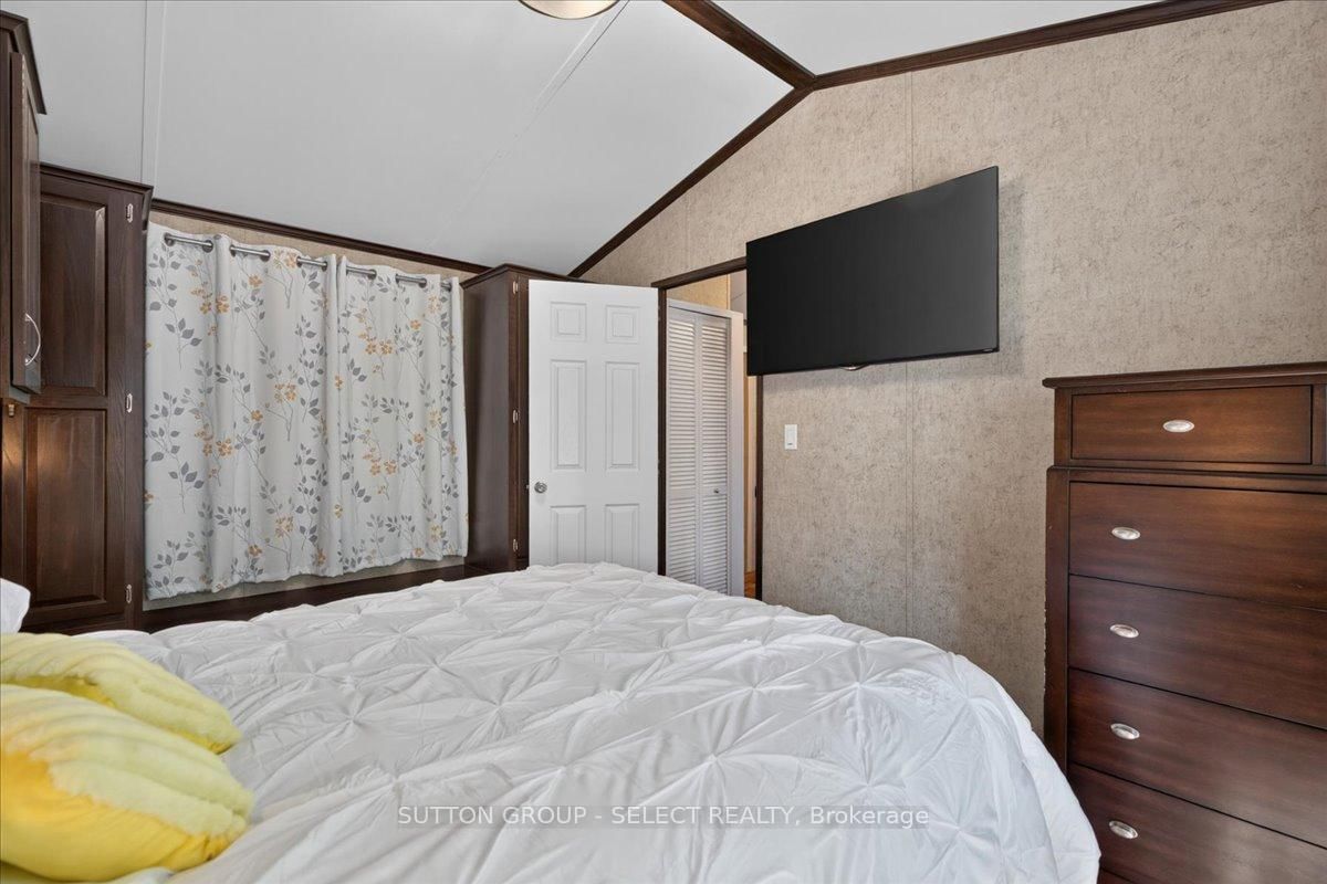 8685 Rock Glen Road • #400 • Lambton Shores, ON photo 15