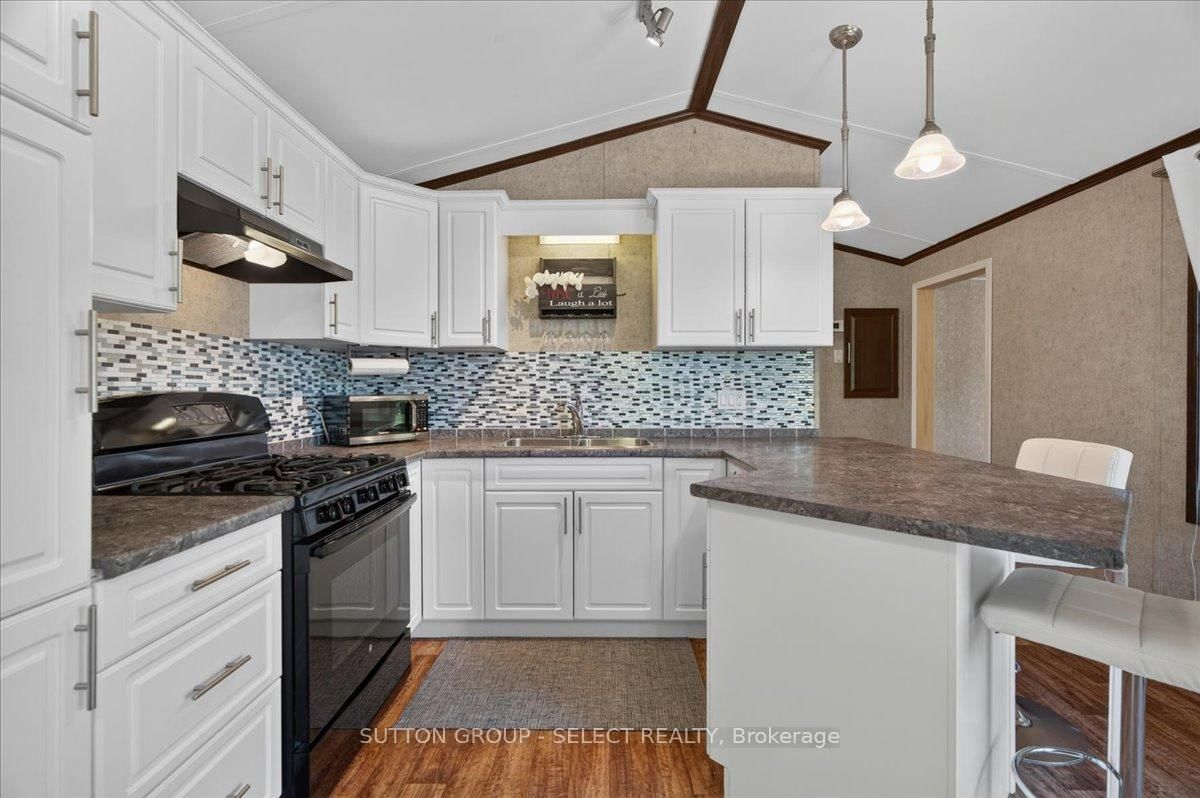 8685 Rock Glen Road • #400 • Lambton Shores, ON photo 8