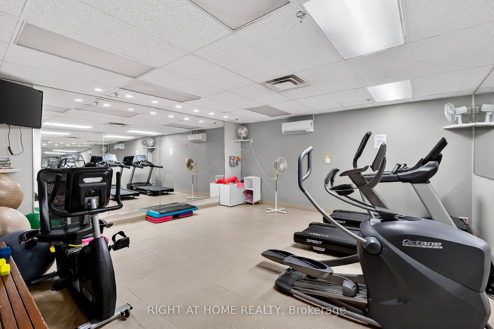 1785 Frobisher Lane • #2204 • Ottawa, ON photo 30