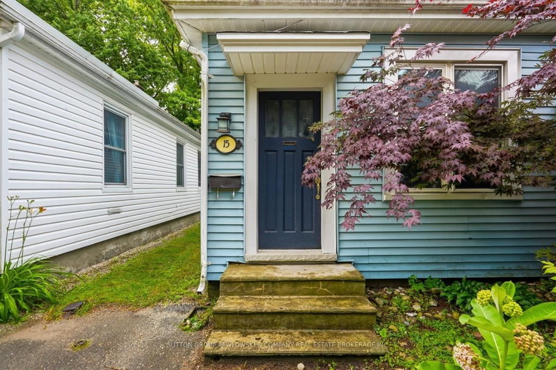 15 CARLTON Avenue