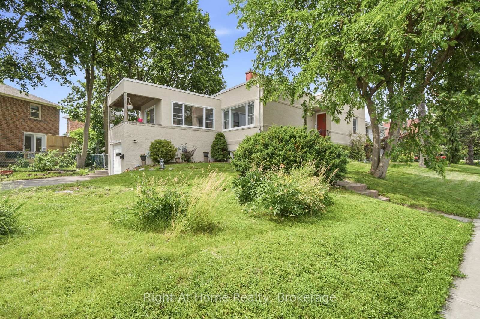 16 Oriole Park Avenue • Belleville, ON photo 39
