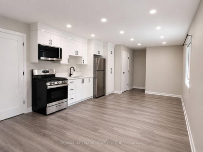 Detached House leased at 3B-131 Camelia Avenue, Ottawa, Ontario, K1K 2X5 - Manor Park - MLS: X13493948