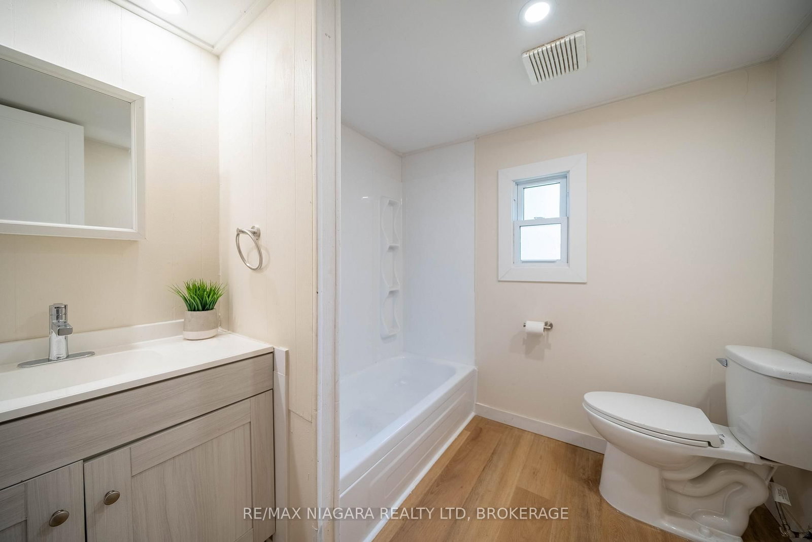 4595 Abigail Lane • Lincoln, ON photo 14