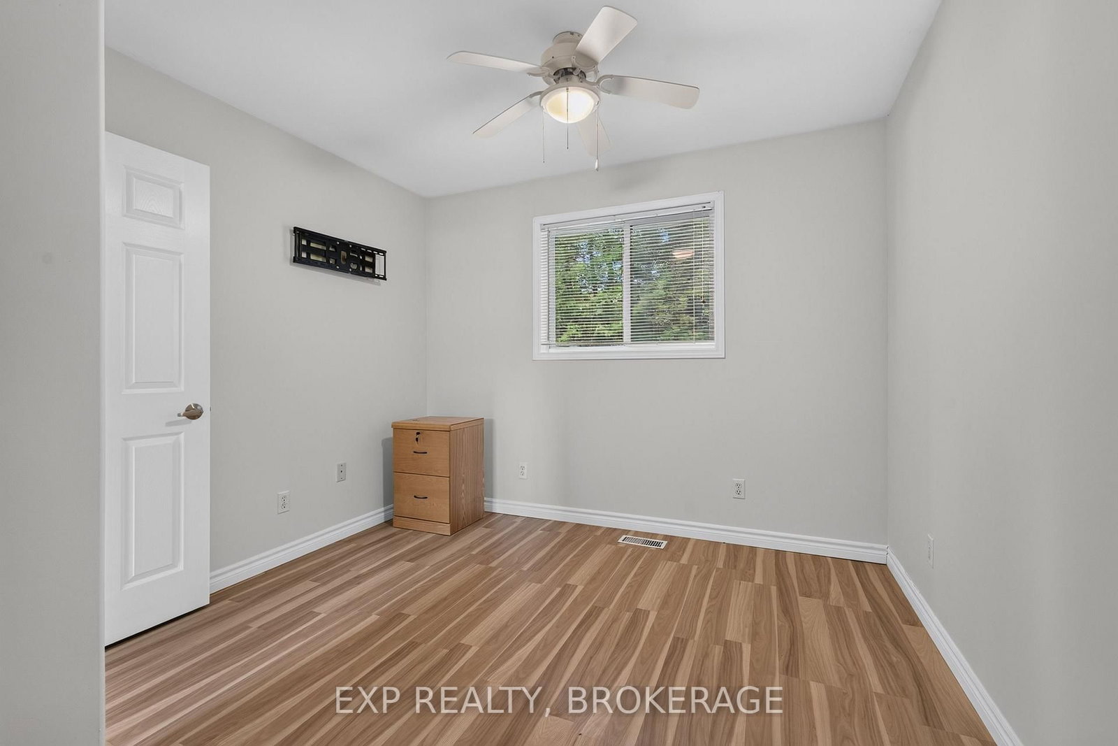 1048 LARK Lane • Inverary, ON photo 18