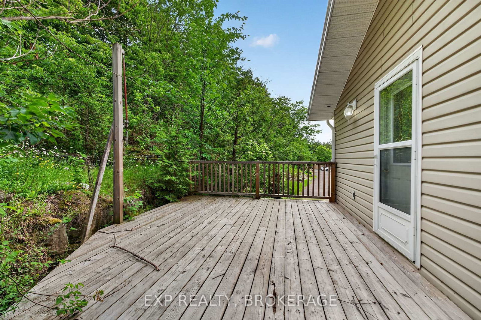 1048 LARK Lane • Inverary, ON photo 32