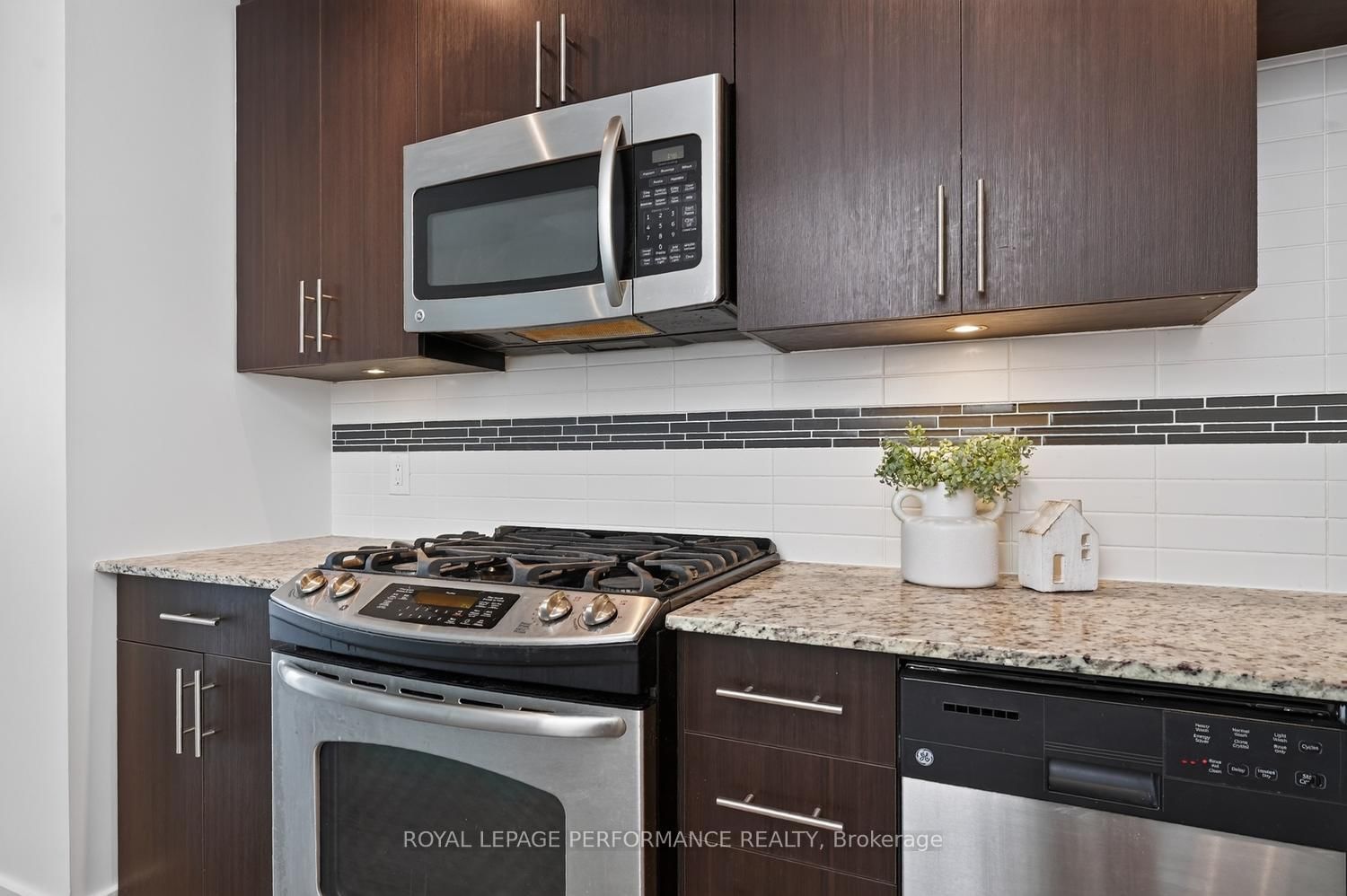 100 S Champagne Avenue • #903 • Ottawa, ON photo 15