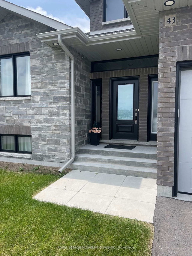 43 Cattail Crescent