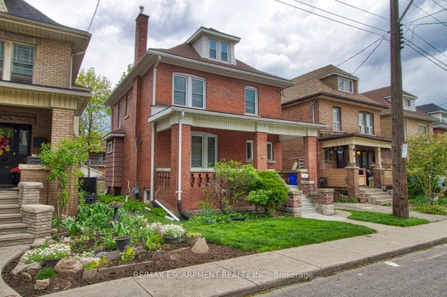 3 - 70 Spadina Avenue